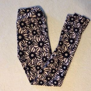 LulaRoe OS leggings flowery print